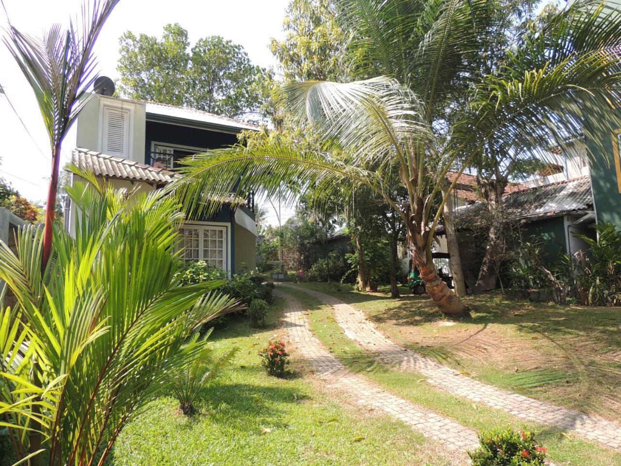 Hostel Residence Bentota Exterior photo