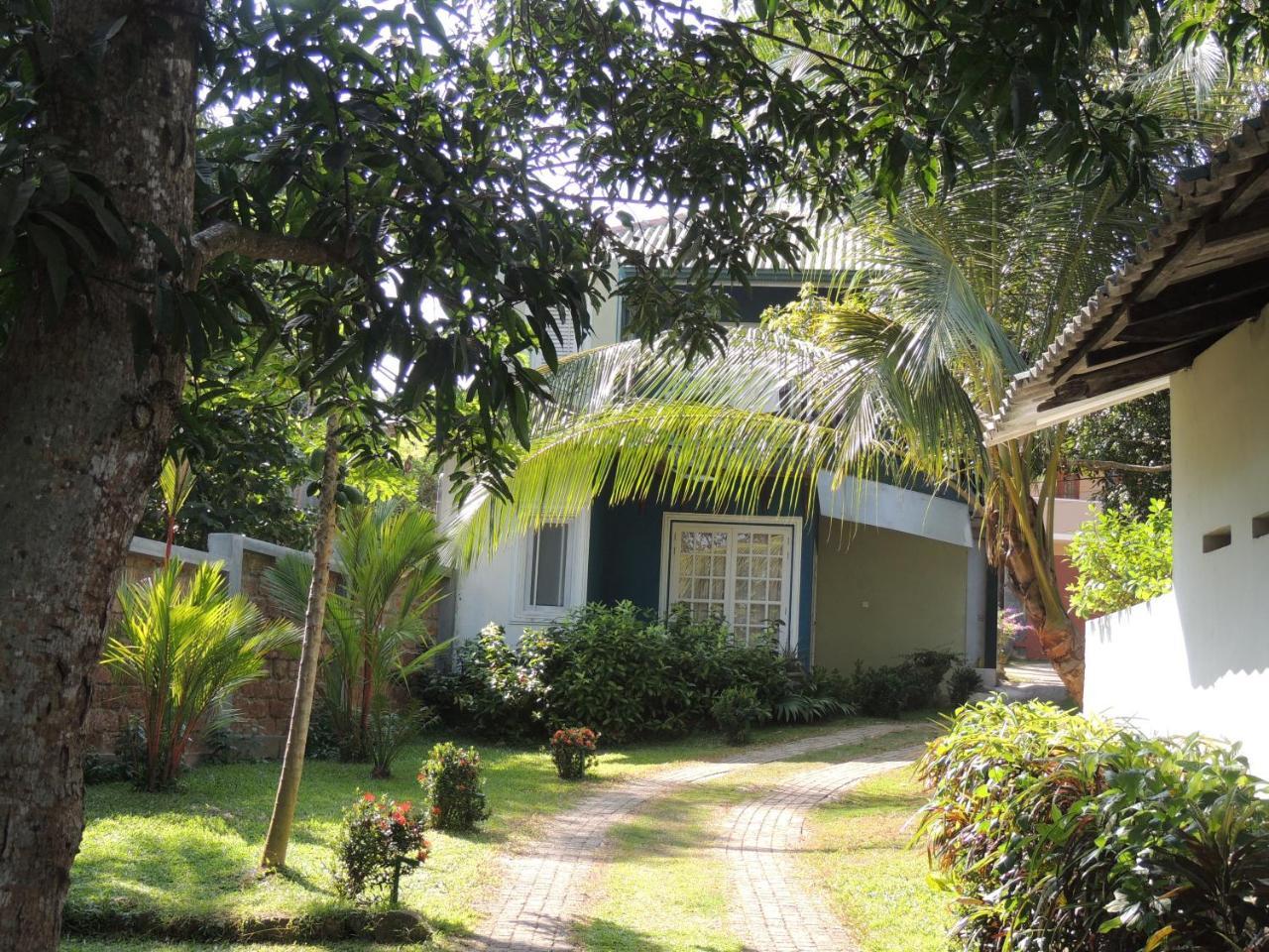 Hostel Residence Bentota Exterior photo